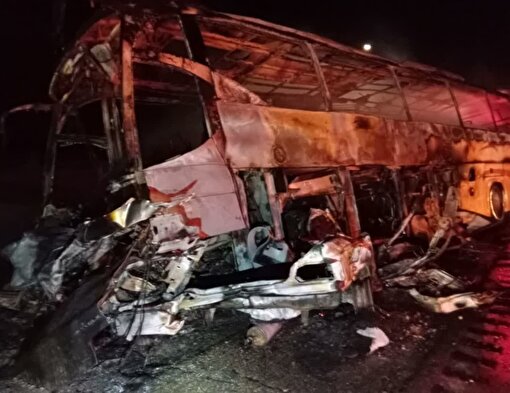 برخورد اتوبوس با پژو در کرمان فاجعه آفرید