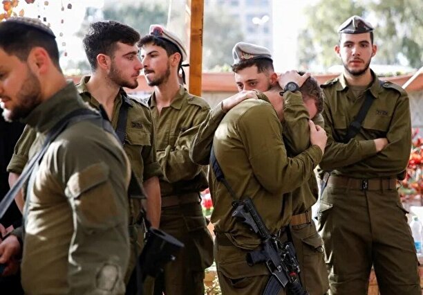 ده ها چترباز ارتش اسرائیل را به چالش کشیدند