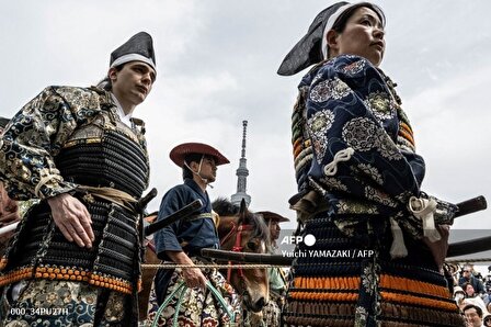 سامورایی‌ها با اسب و اسلحه به خیابان ریختند +تصاویر